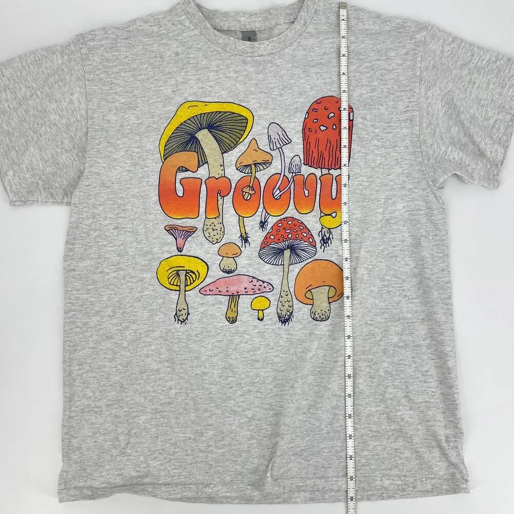 Groovy Mushrooms Graphic T-shirt Men's M Women's L Short Sleeve Gray
